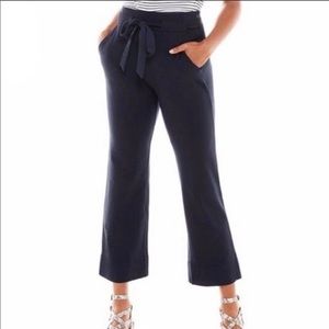 CAbi 5177 Easy Crop pants size 6